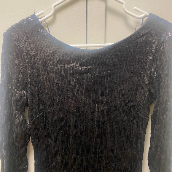 Used like new female dress - Picture 5 of 5